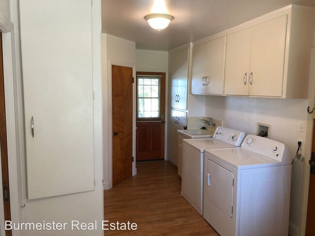 Building Photo - 3 br, 2.5 bath House - 1722 Grandview Street