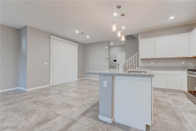 Building Photo - 10673 Sariah Skye Ave