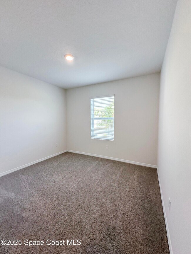 Building Photo - 2712 Golden Trout Ln
