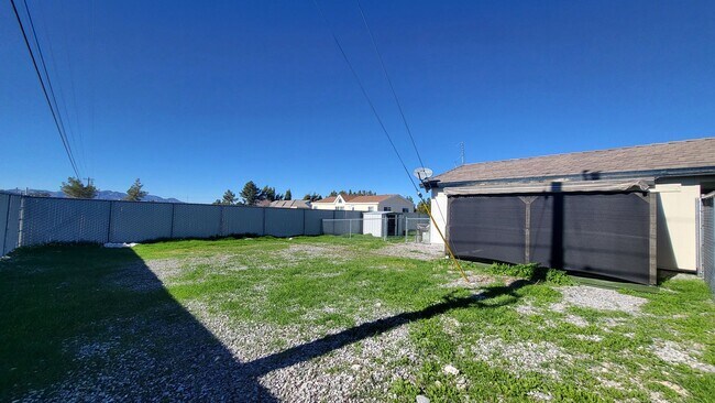 Building Photo - CALVADA VALLEY U.3 - Gamebird Rd., Unit A