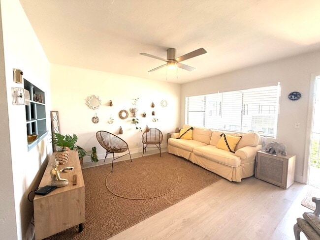 Building Photo - 3322 Cynthia Ln