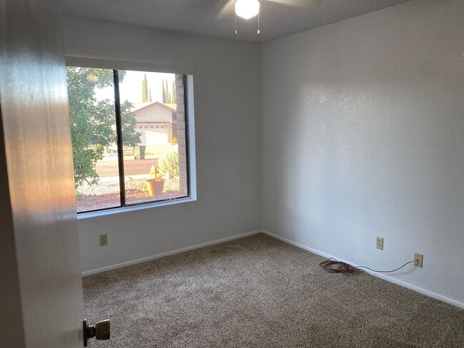 Building Photo - 4BR/2BA/2CG, 1710 sq.ft. rental in Sierra ...