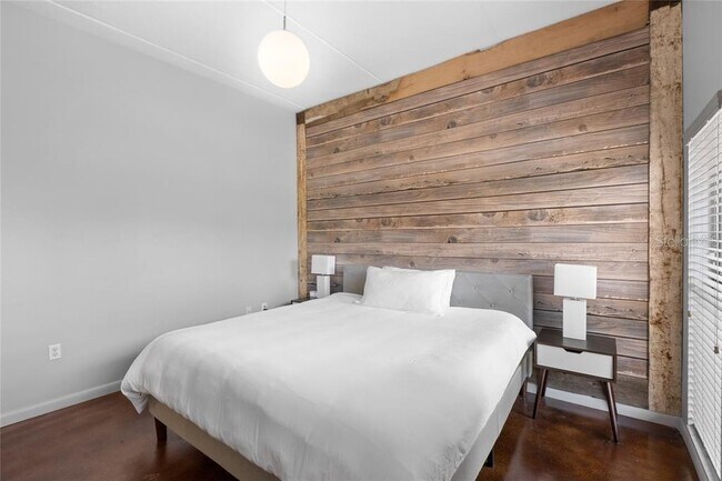 Building Photo - 1914 E 4th Ave