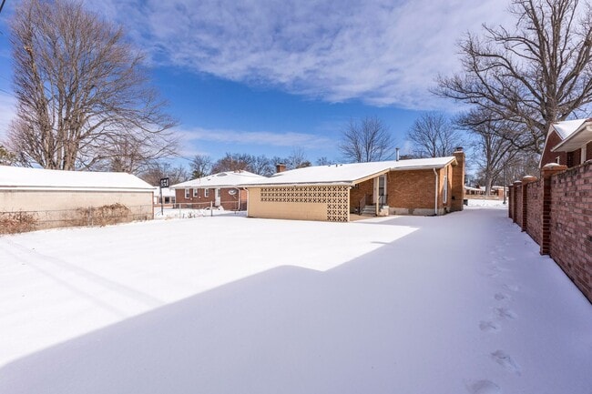 Building Photo - 3704 Greenwich Rd