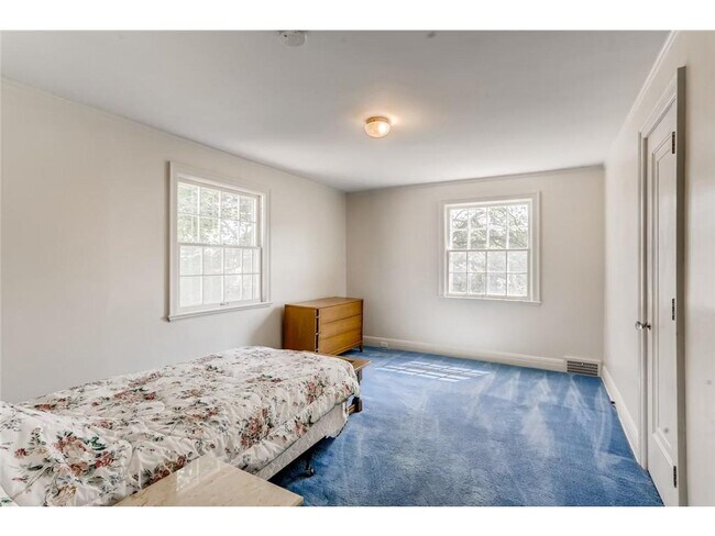 Building Photo - 18000 Breezy Point Rd