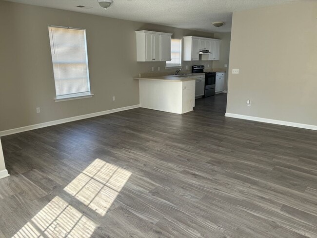 Building Photo - Duplex for rent - Section 8