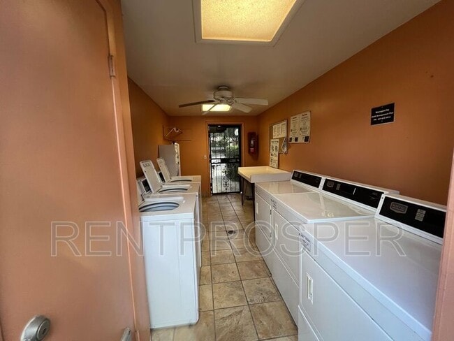 Building Photo - 3242 S Semoran Blvd