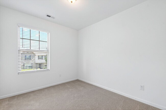 Building Photo - 4509 Middletown Dr