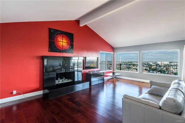 Building Photo - 3923 Mesa St