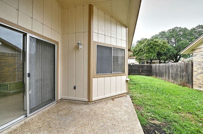 Building Photo - 13706 Winding Hill