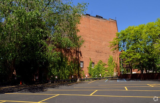 Building Photo - 276 State St