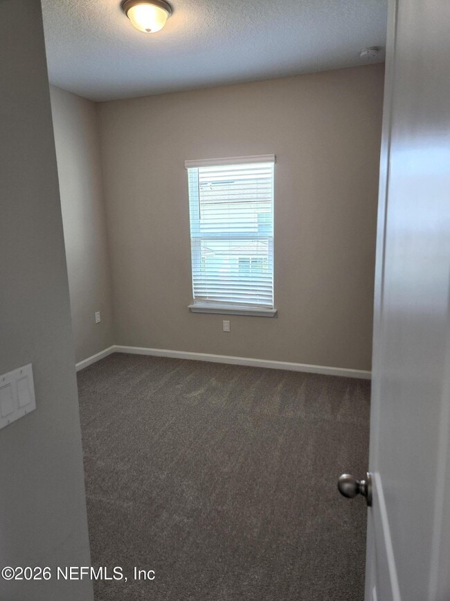 Building Photo - 118 Pinebury Ln