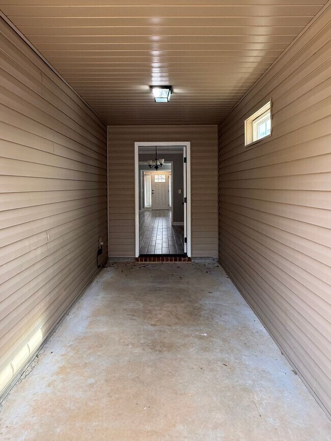 Building Photo - 157 Cody Dr