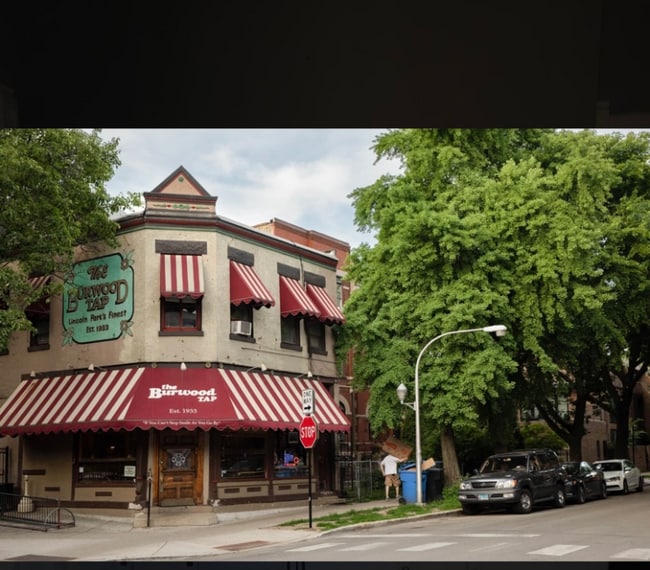 Building Photo - 724 W Wrightwood Ave