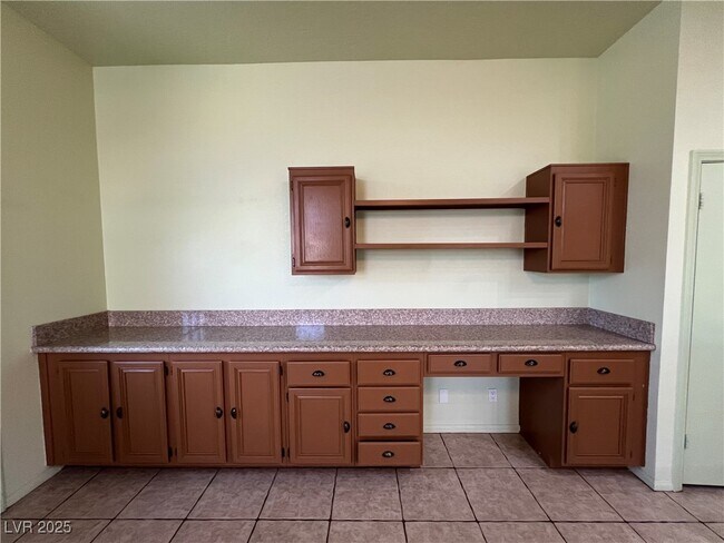 Building Photo - 4325 Silvercrest Ct