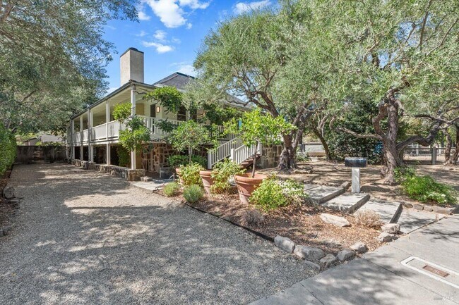 Building Photo - 1533 Allyn Ave