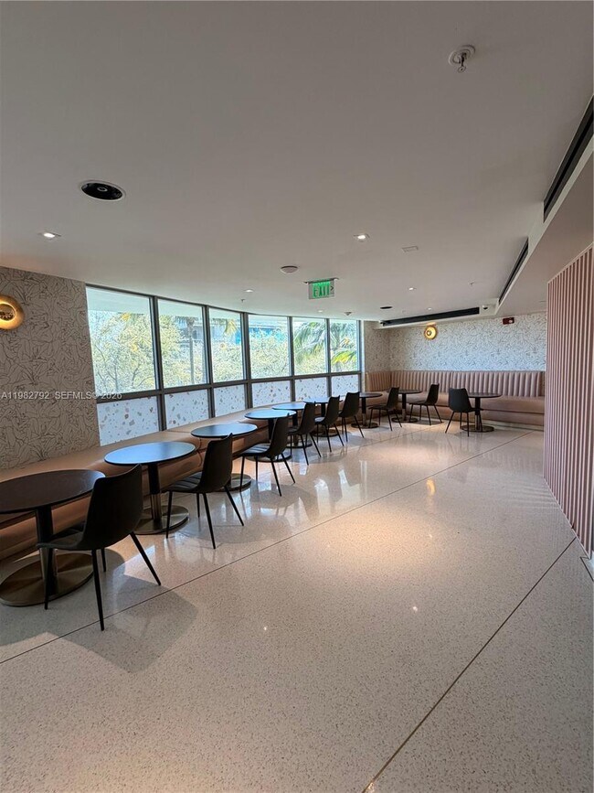 Building Photo - 1500 Bay Rd