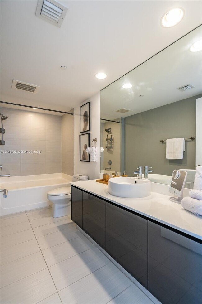 Building Photo - 31 SE 6th St