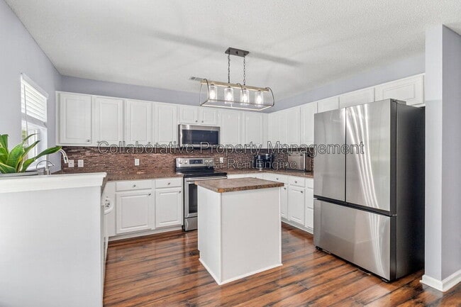 Building Photo - 215 Tigers Paw Dr