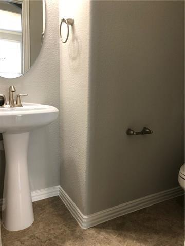 Building Photo - 15909 Holly Crk