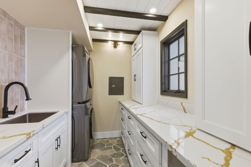 Building Photo - 3608 Wilshire Terrace