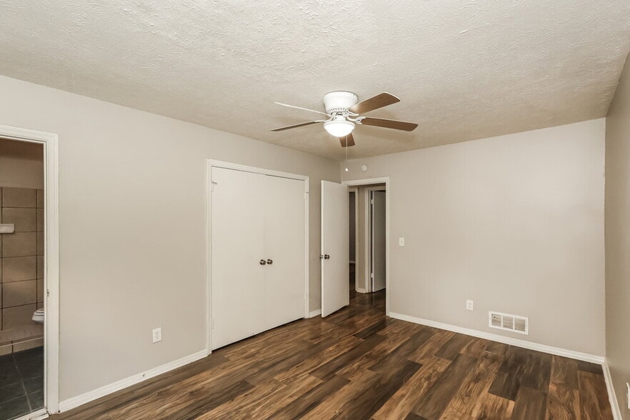 Building Photo - 4522 Doral Dr SW