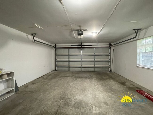 Building Photo - Updated 3-Bedroom Home in the Heart of Shalimar!