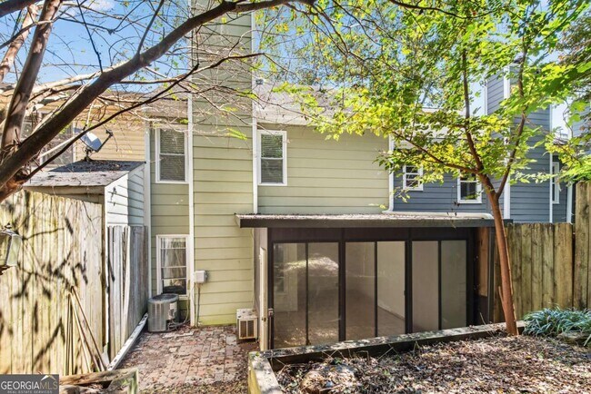 Building Photo - 1420 Old Virginia Ct SE