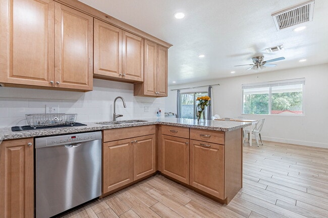 Building Photo - 651 E Kael Cir