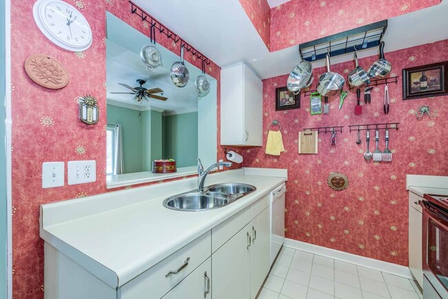 Building Photo - 2161 Peachtree Rd