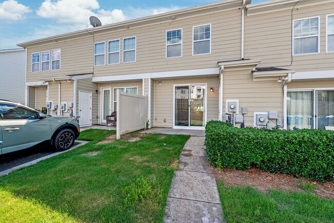 Building Photo - 2 Bedroom Townhome in Brightwalk!