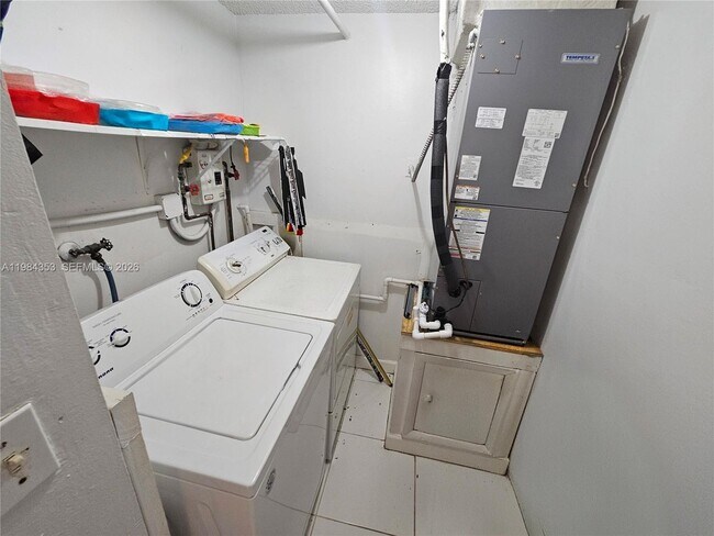 Building Photo - 8429 Forest Hills Dr