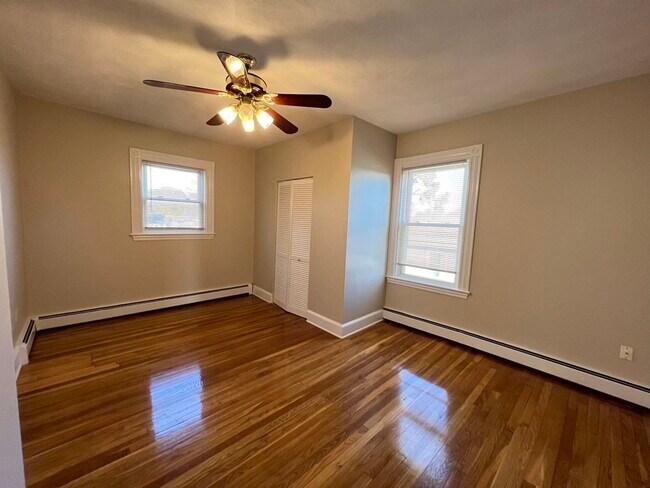 Building Photo - 212 Whitwell St