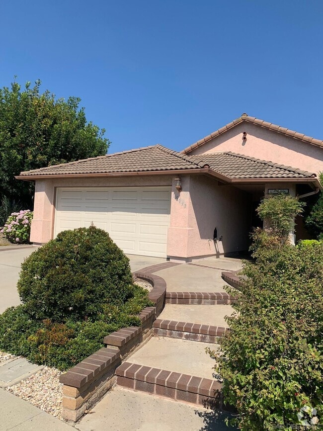 Building Photo - 15993 Lofty Trail Dr
