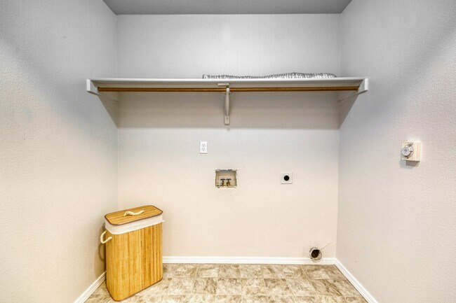 Building Photo - 3 bedroom Eagle home