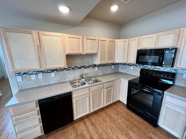 Building Photo - 5551 W 29th St