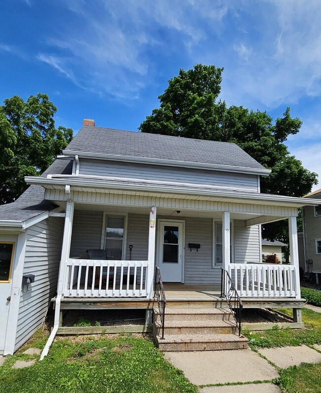 Building Photo - 9 N Randolph St