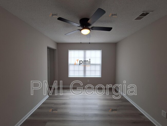 Building Photo - 8170 Autumn Green Dr