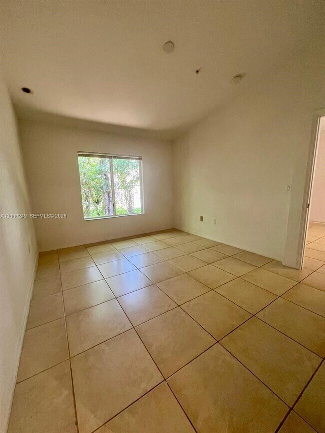 Building Photo - 3824 SW 48th Ave