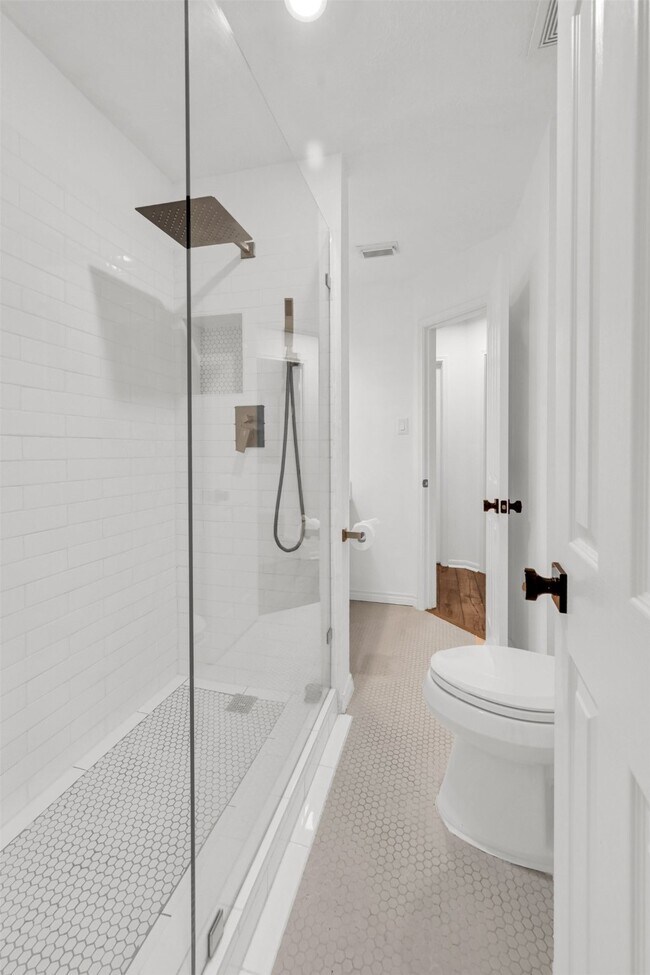 Building Photo - 8031 Clarion Way