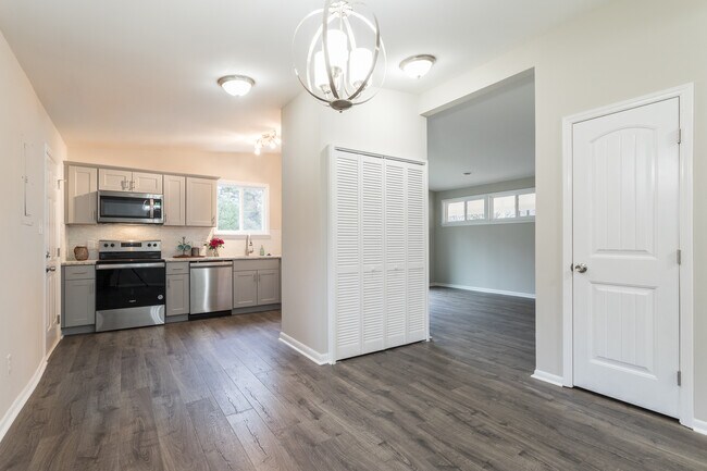 Building Photo - 805 Fitzgerald Dr