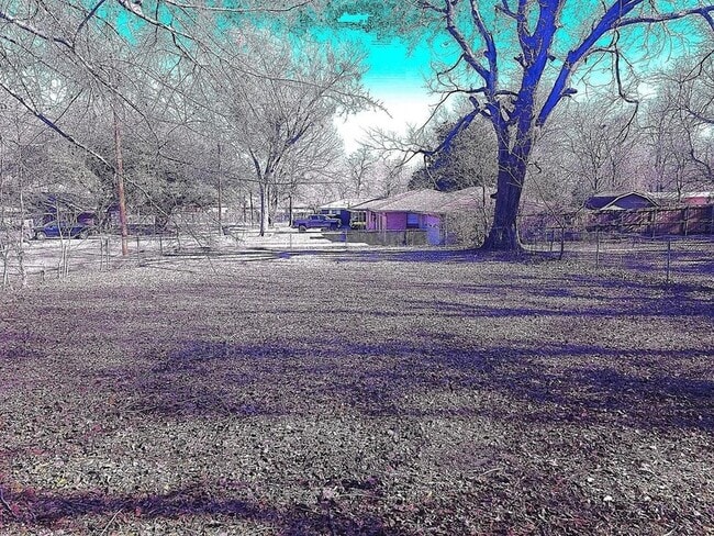 Building Photo - 405 24th St SE