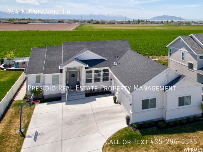 Building Photo - 164 E Zinfandel Ln