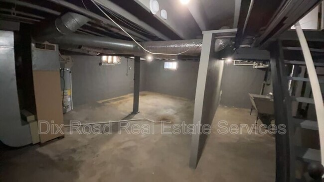 Building Photo - 703 N D St