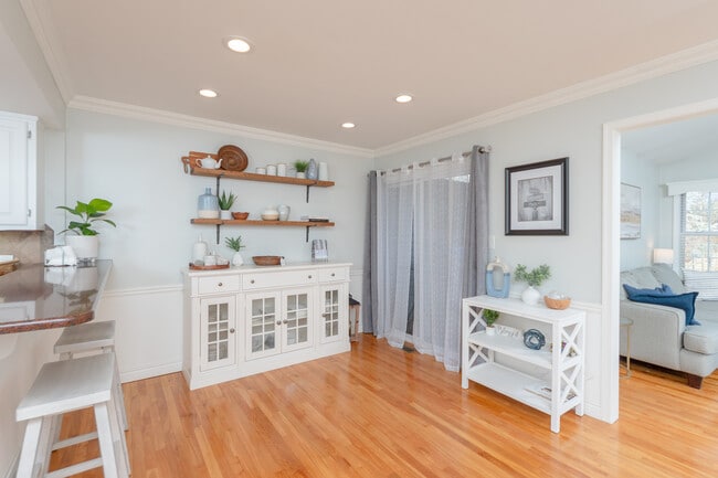 Building Photo - 127 Moorland Ct