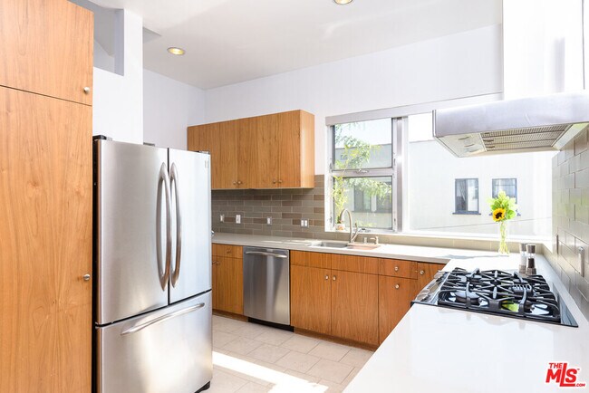 Building Photo - 1513 Orange Grove Ave