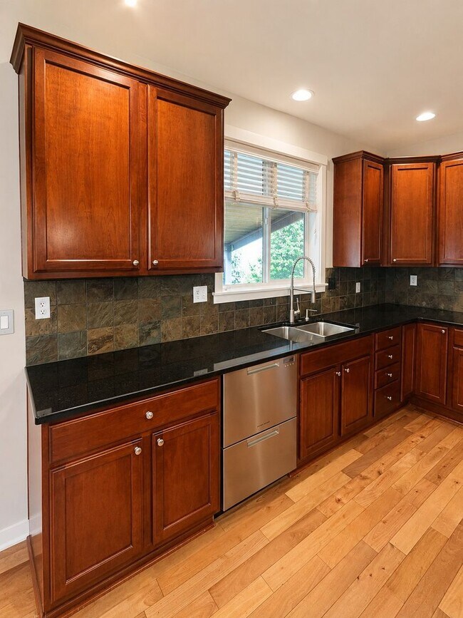 Building Photo - 4Bd/2.5Ba Bothell Home