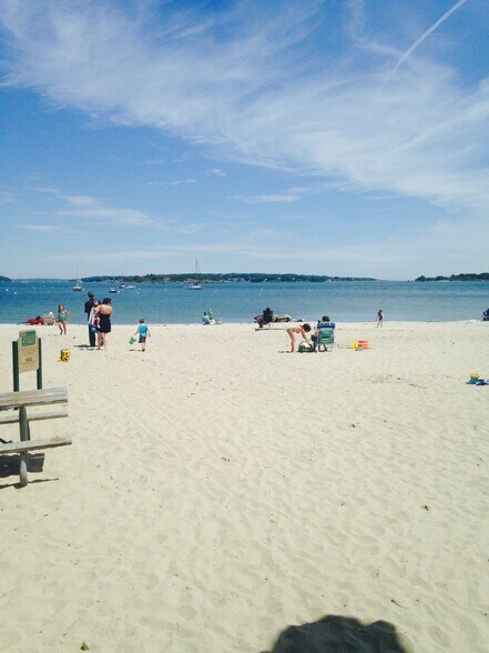 Pet-Friendly Willard Beach is exactly a 3-minute walk from the house. - 11 Henry St