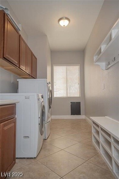 Building Photo - 4935 N Moncada Way