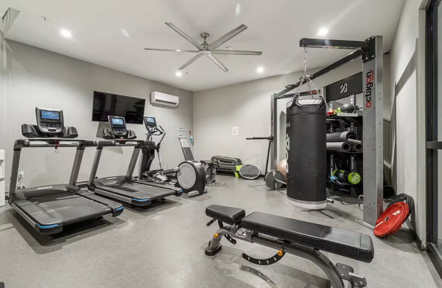 Building Photo - 112 N Boston Ave